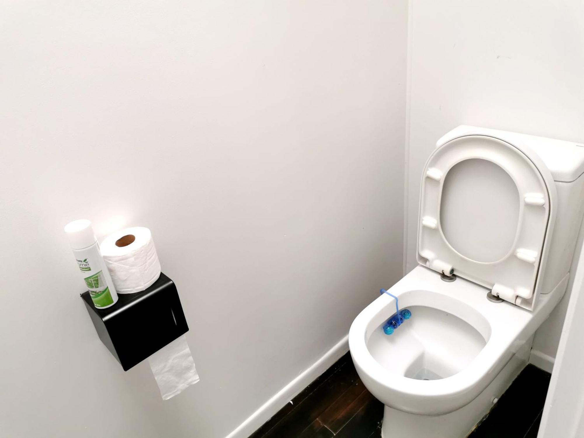 Separate Entry Guest Room With Private Bathroom In Forrest Hill オークランド エクステリア 写真
