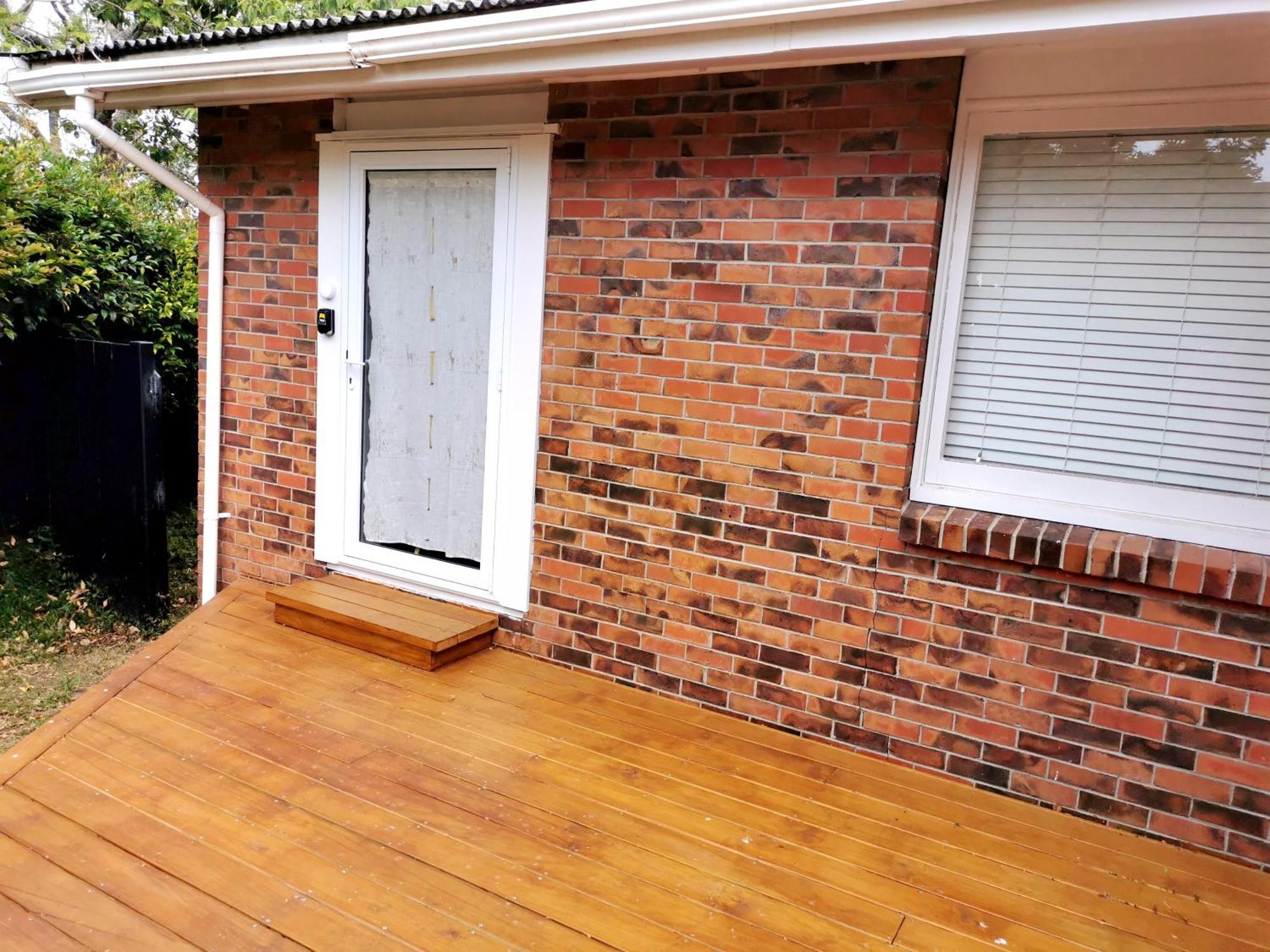 Separate Entry Guest Room With Private Bathroom In Forrest Hill オークランド エクステリア 写真